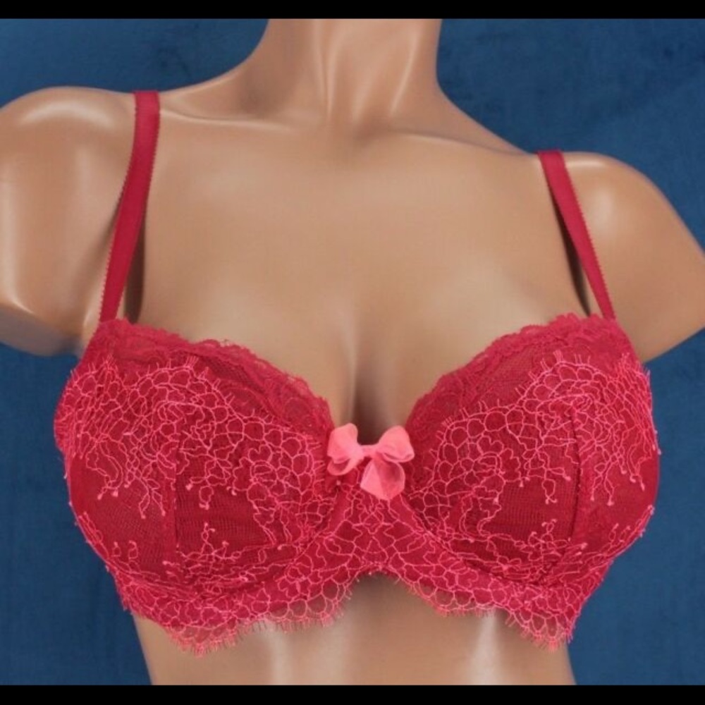 Victoria’s Secret red dream angels bra